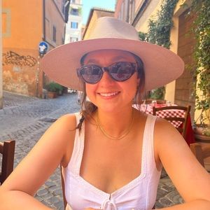 Meet your Posher, Samantha